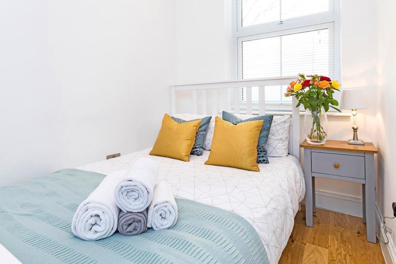 Apartament Stylish 2 Bed Apartment-zone 2 - 10 Minutes To The Heart Of London- Sleeps Up 8