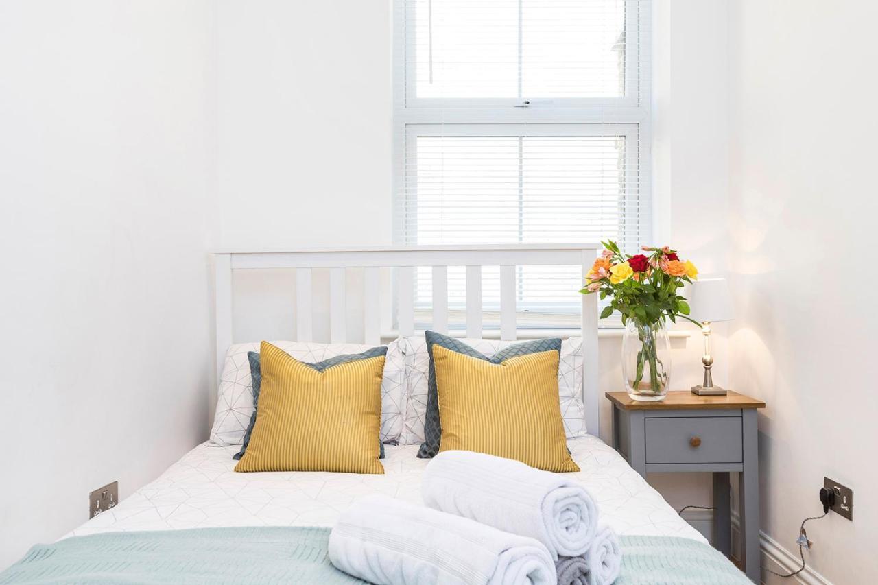 Stylish 2 Bed Apartment-zone 2 - 10 Minutes To The Heart Of London- Sleeps Up 8 * Londra