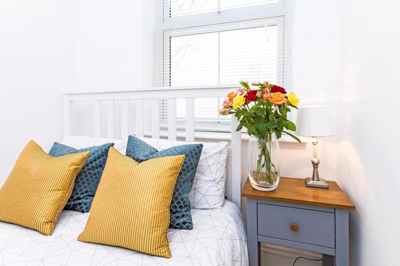 Stylish 2 Bed Apartment-zone 2 - 10 Minutes To The Heart Of London- Sleeps Up 8 Apartament