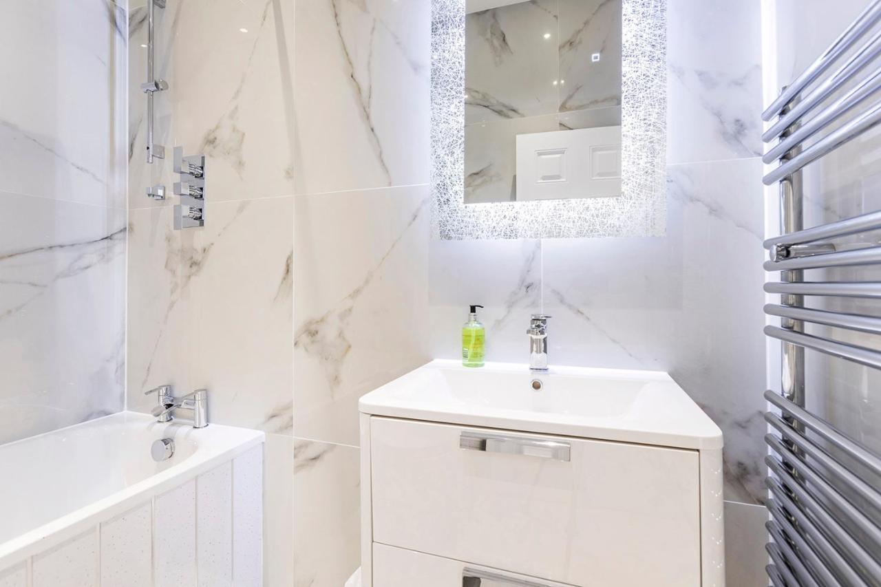 Stylish 2 Bed Apartment-zone 2 - 10 Minutes To The Heart Of London- Sleeps Up 8 Apartament