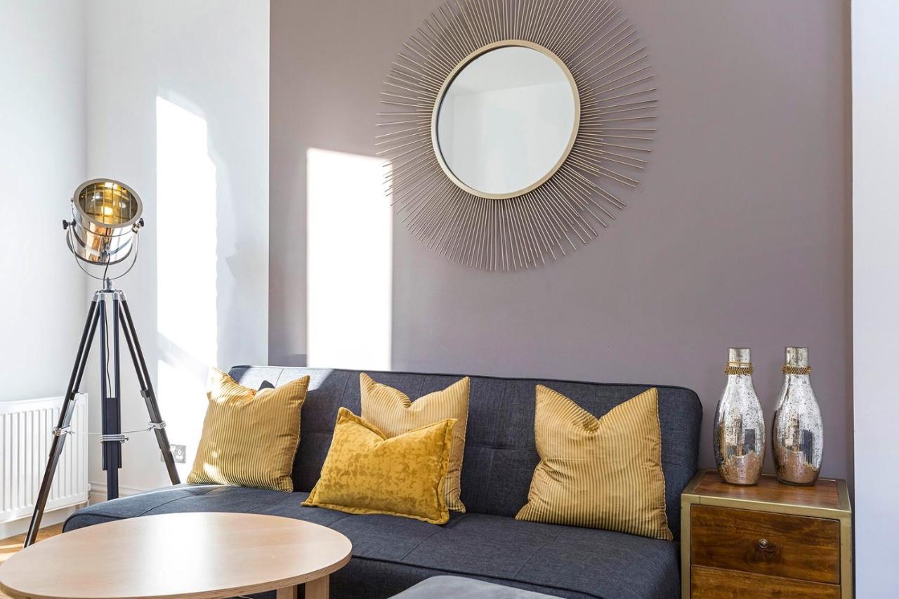 Apartament Stylish 2 Bed Apartment-zone 2 - 10 Minutes To The Heart Of London- Sleeps Up 8 *